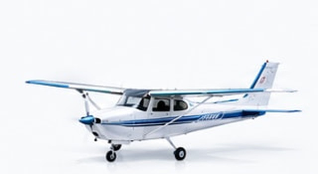 Cessna 150 light aircraft, side profile
